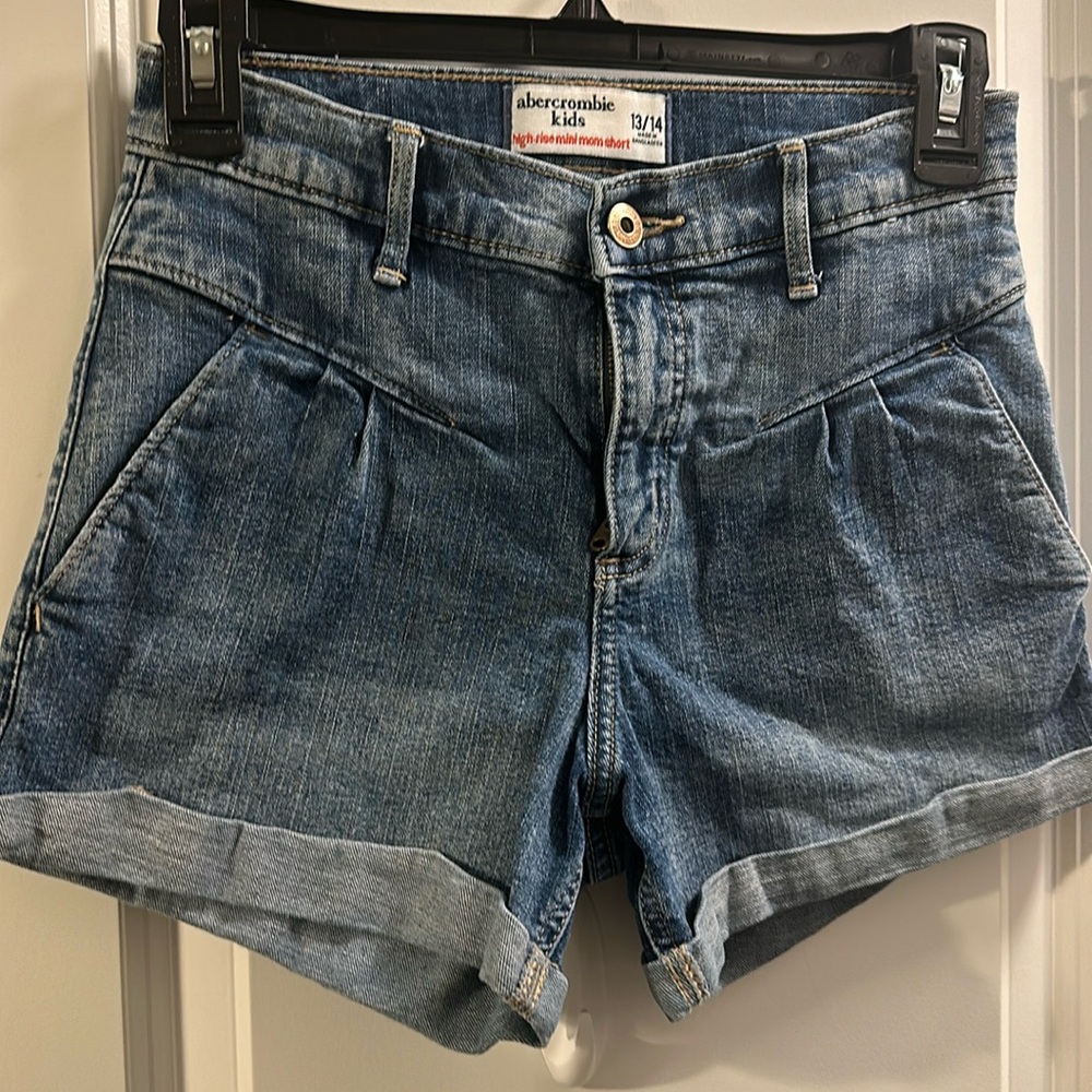 Abercrombie Kids , high rise mini mom short , size 13/14